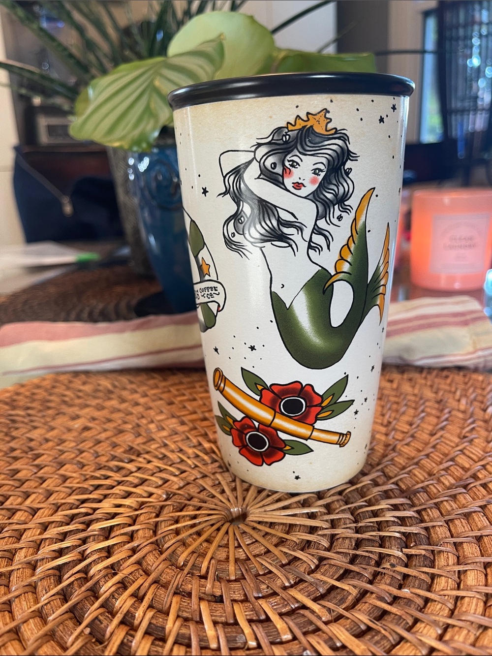 RARE.Starbucks,limited Edition, 12 oz, 2015 Ceramic Mermaid Tattoo Travel Mug